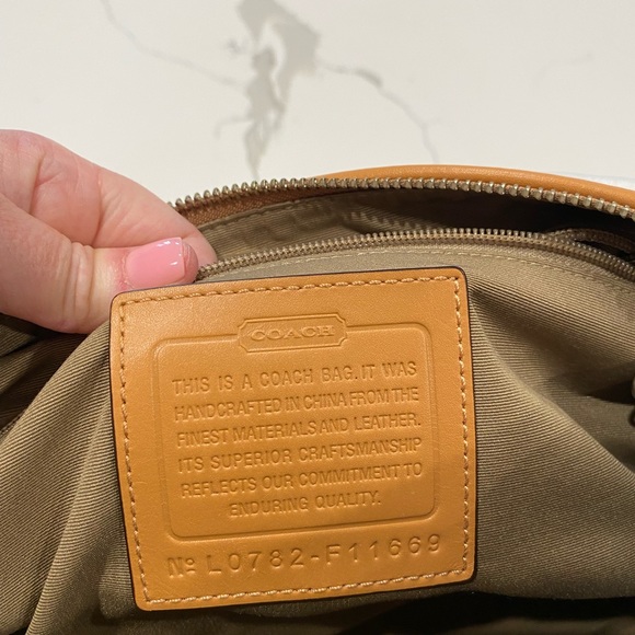 Authentic Coach white Hamptons Weekender shoulder Bag - Picture 4 of 4